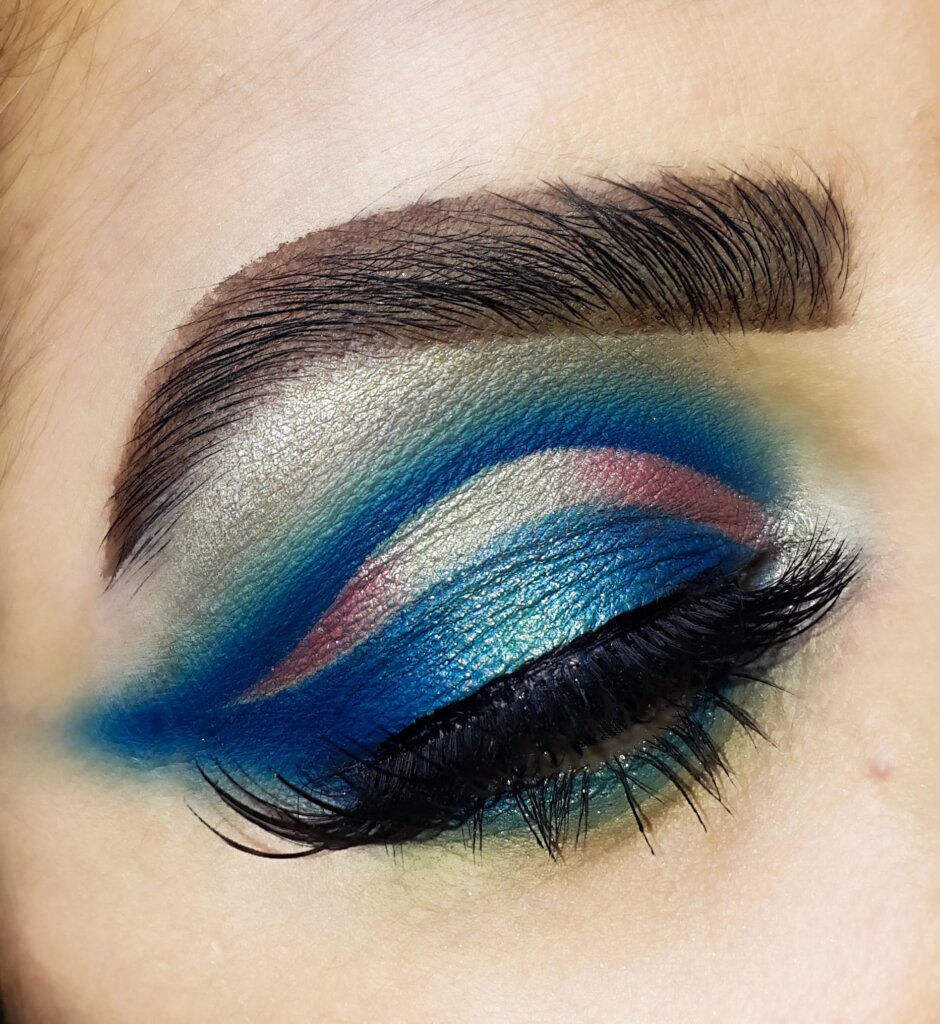 blue eye makeup for valentines day